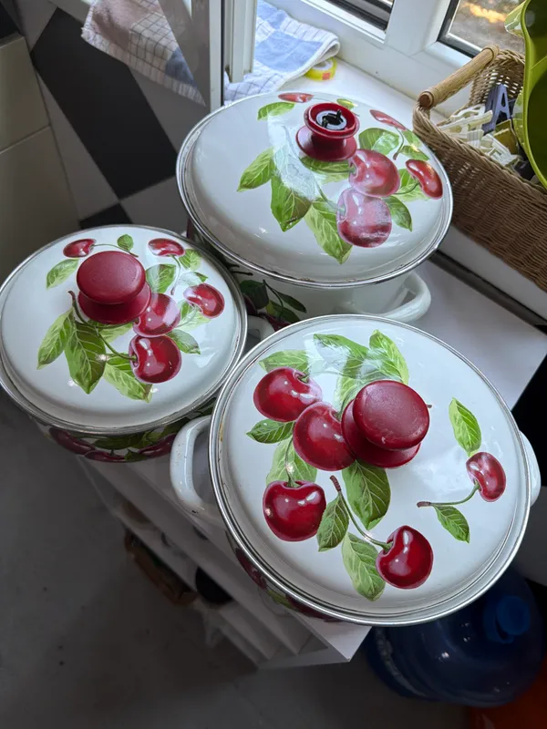 Продаю кастрюли