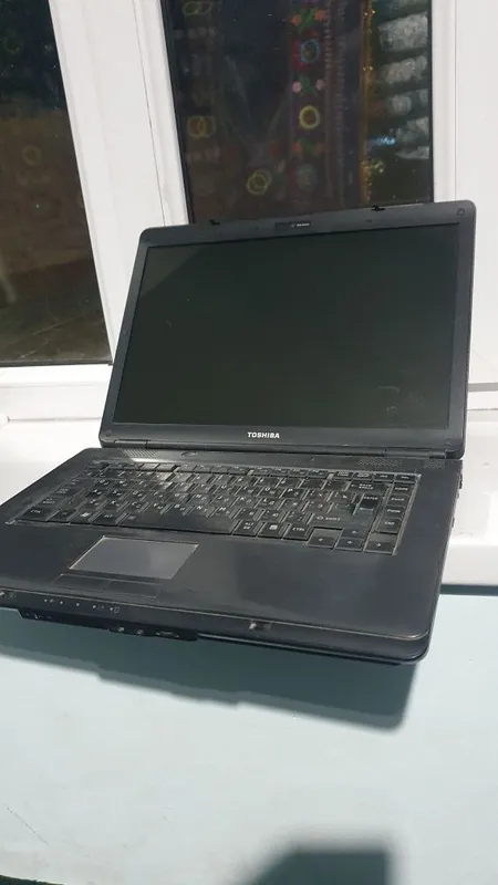 Toshiba L 300 Satillite — фото 1