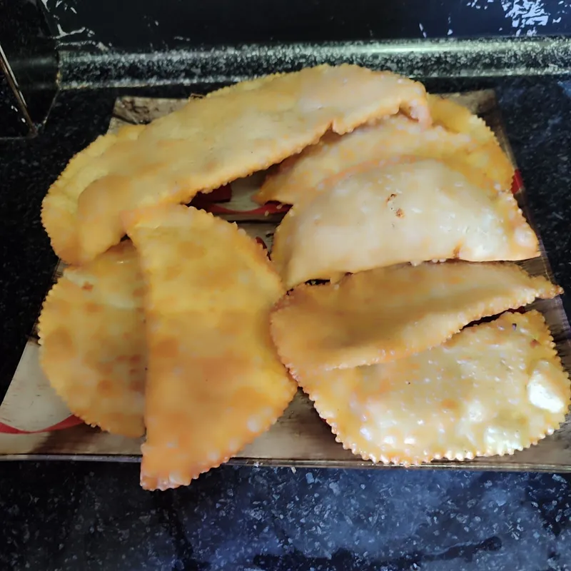 Yarim tayyor mahsulotlar somsa.pelmen.cheburek.manti.buyurtma qab qila 1