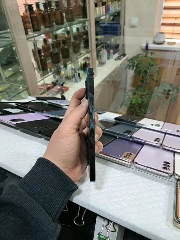 iPhone 12 Pro Max, память 256GB, 72% 6