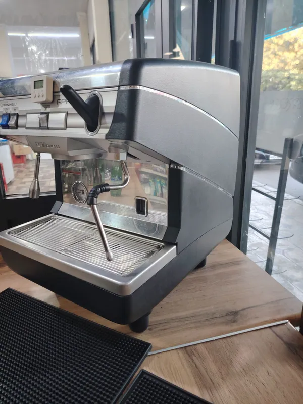 Kofe aparat holati a'lo SIMONELLI NUOVA 2 Kofe aparat holati a'lo SIMONELLI NUOVA 2