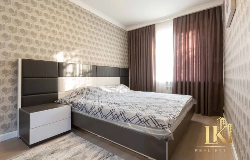 Продаётся 4-комнатная квартира, 100 м², 3/4, Мирабадский район 6