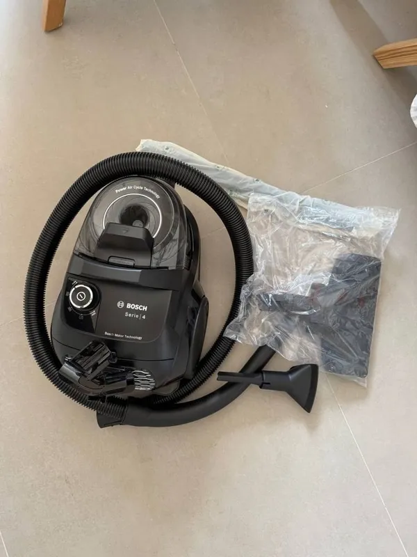 BOSCH BGC21X3GB Series 4 Bagless vacuum cleaner Black — фото 3