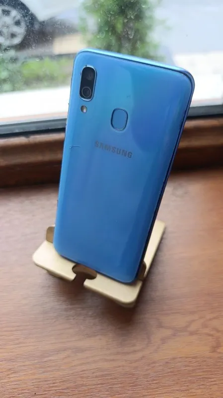 Samsung a40 sotiladi