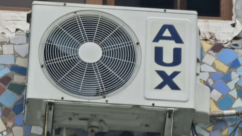 Кондиционер AUX