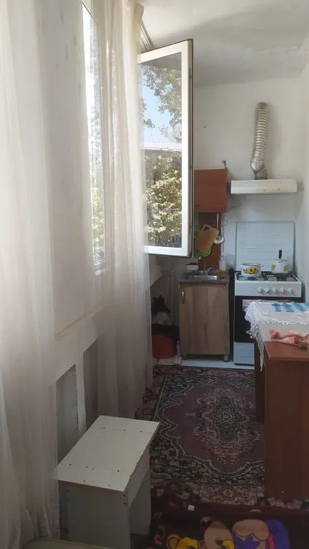 Продаю квартиру адрес охангарон эвалайк 30000$ двух комн с мебелью