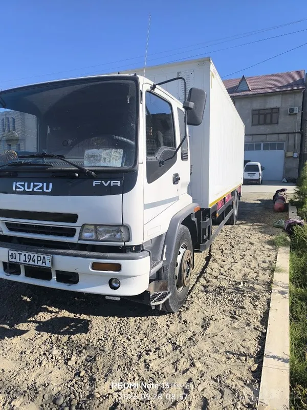 Isuzu. Продаётся тому, кто предложит больше 1 Isuzu. Продаётся тому, кто предложит больше 1
