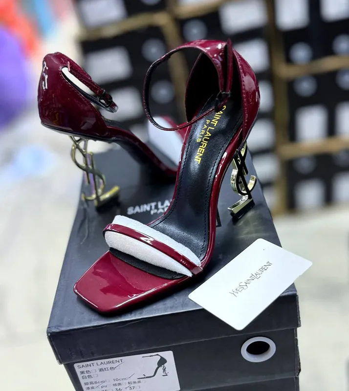 Ysl tufli Karopka dokument Pekin
