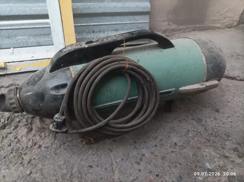 Продам Пылесос Ракета 3