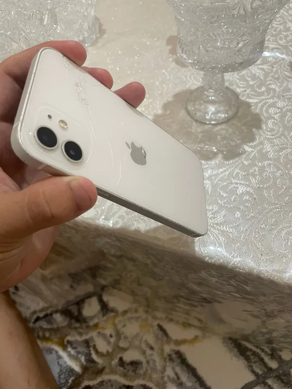 iphone 12 faqat orqa shisha singan