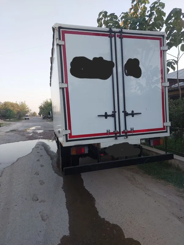 Isuzu yuk mashinasi tez va arzon sotiladi metanda — фото 2