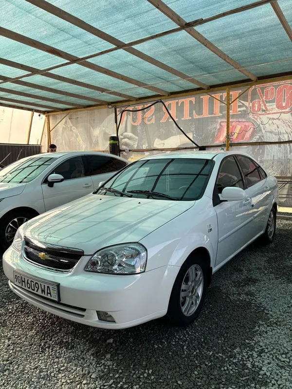 Chevrolet Lacetti — фото 1