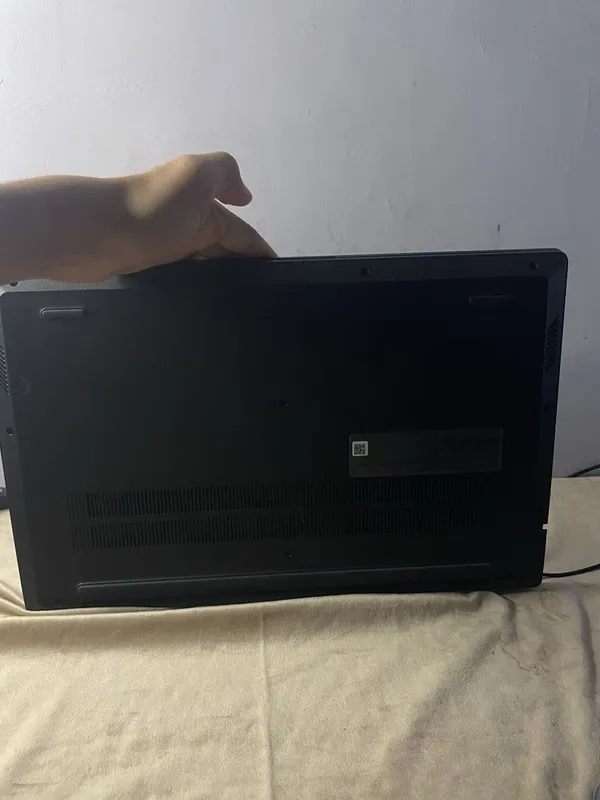Srochna sotiladi lenovo v15 g4 amn 6