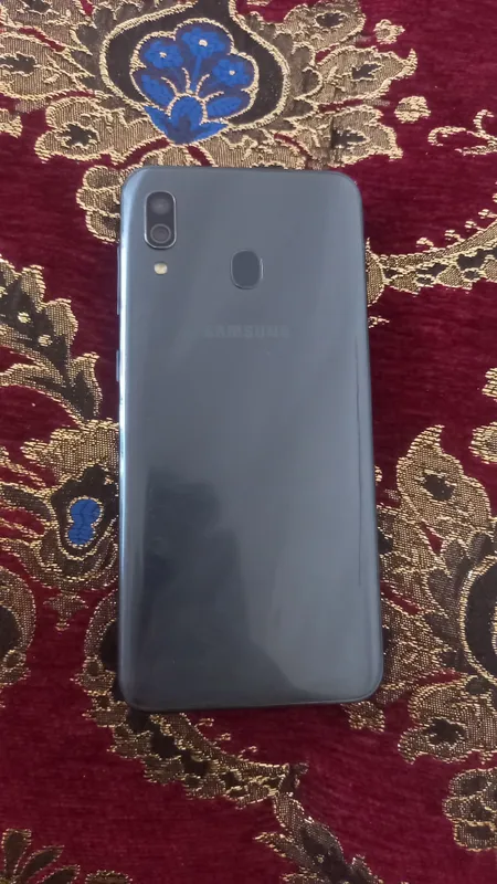 samsung a30 xotira 64 aybi ekran almshgan