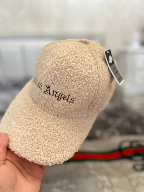 Ayollar uchun kepka