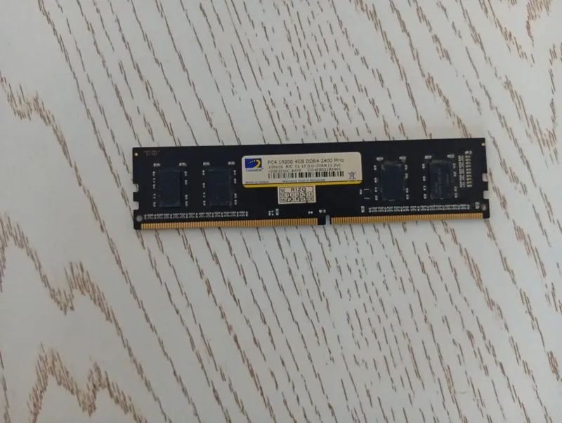 Оперативный память сатылады ddr4 (ОЗУ)