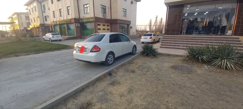 Nissan Tiida sotiladi. Holati yahshi. — фото 5