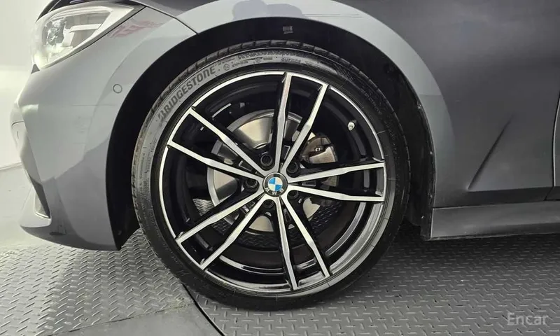 BMW 320i M sport по цене Chevrolet Malibu 2 5 BMW 320i M sport по цене Chevrolet Malibu 2 5