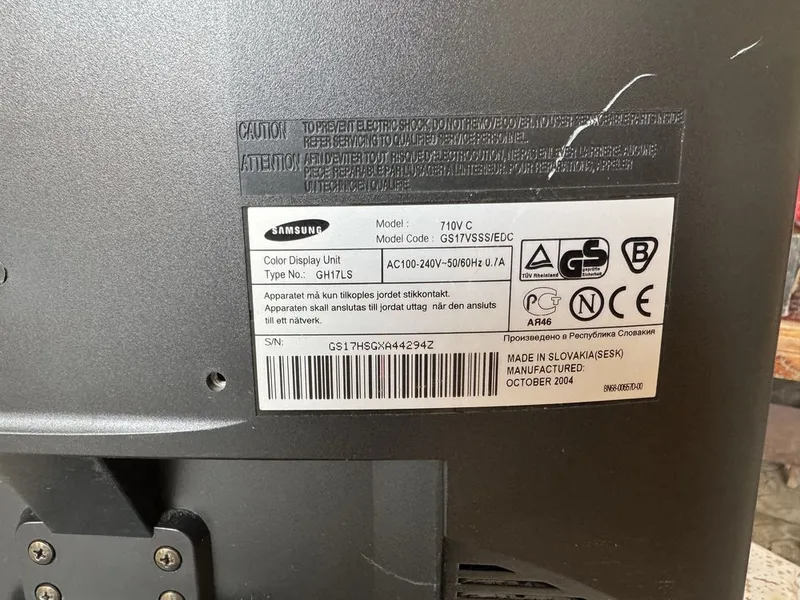 Samsung SyncMaster 710V (полный код модели: GS17VSSS/EDC). 1