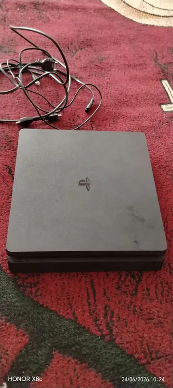 PlayStation 4 sotiladi pachti yangi 2 ta pulti bor 2 PlayStation 4 sotiladi pachti yangi 2 ta pulti bor 2