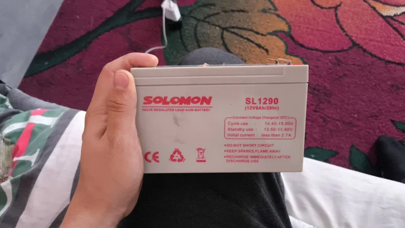 Solomon akumlyator