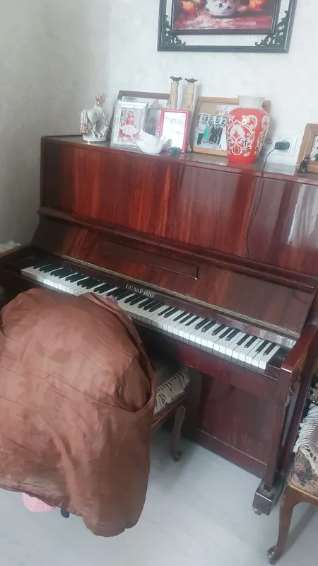 Продам стенку в зал и пианино 2