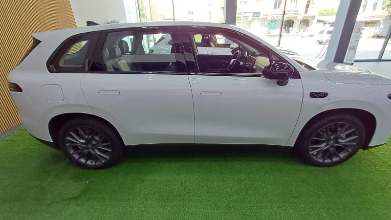 Leapmotor C10 REEV Full Komplektatsiya, Oq Rang, 0 km 4