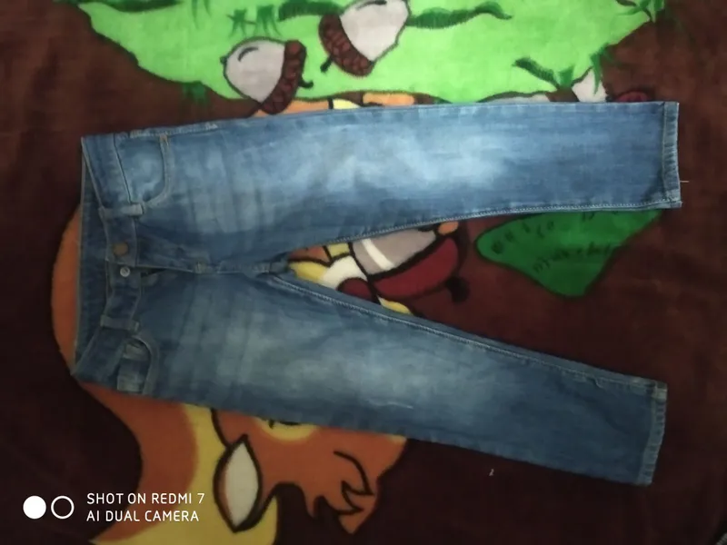 4, 5, 6 yoshli o‘g‘il bolalar uchun shimlar, yaxshi holatda, tukli va tuk-sizlari bor 4 4, 5, 6 yoshli o‘g‘il bolalar uchun shimlar, yaxshi holatda, tukli va tuk-sizlari bor 4