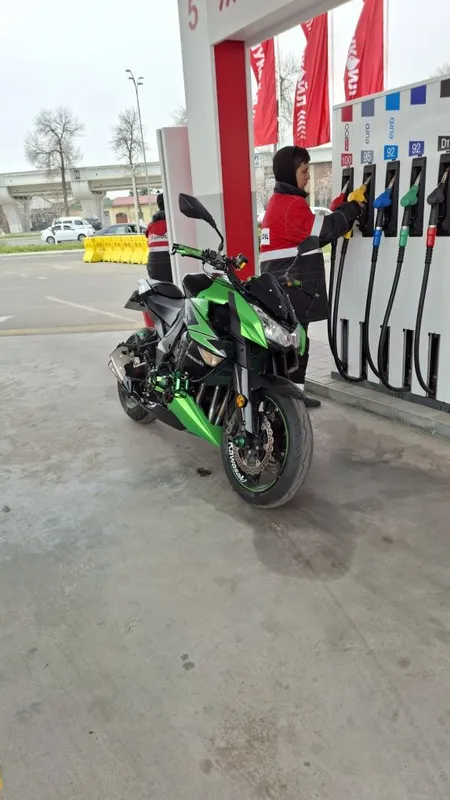 Мотоцикл Kawasaki Z1000 — фото 3