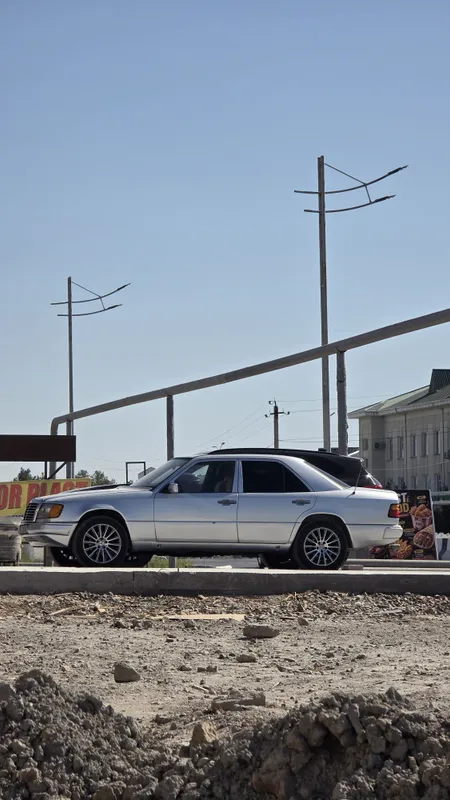 Mercedec-Benz w124 E230 Sedan 8 Mercedec-Benz w124 E230 Sedan 8