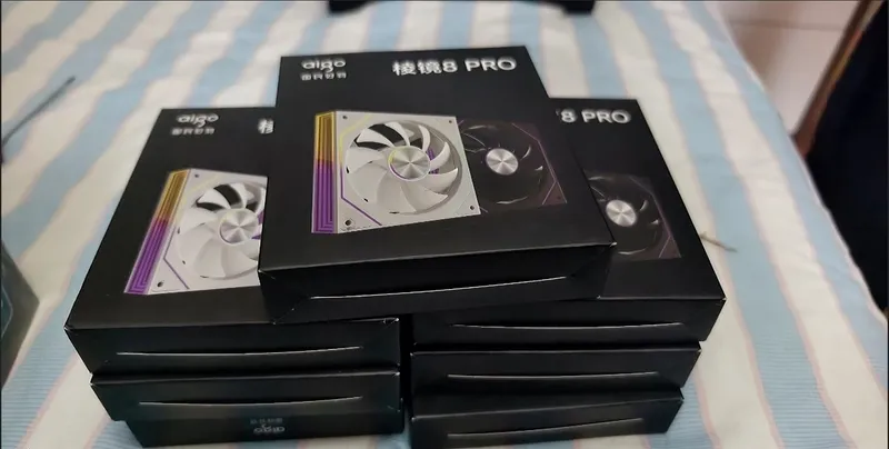 Корпусный вентилятор черный на выдув Prism 8Pro — фото 1