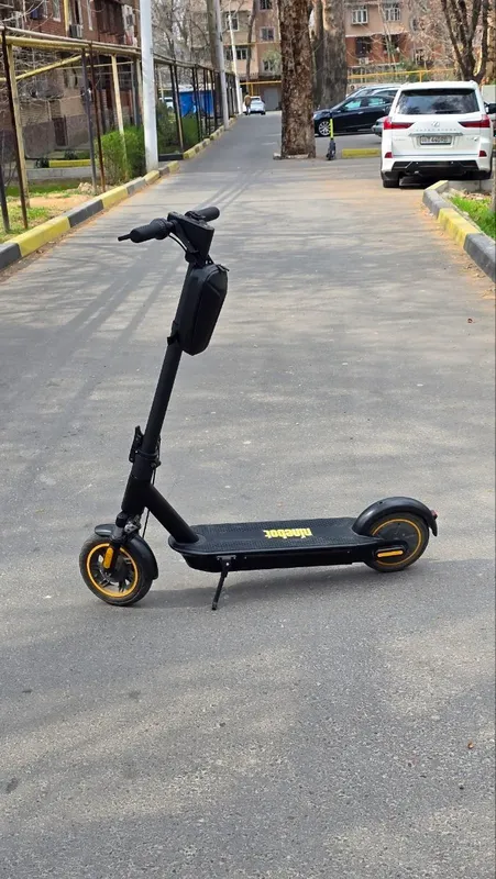 Ninebot skuterini a’lo holatda sotaman 1 Ninebot skuterini a’lo holatda sotaman 1