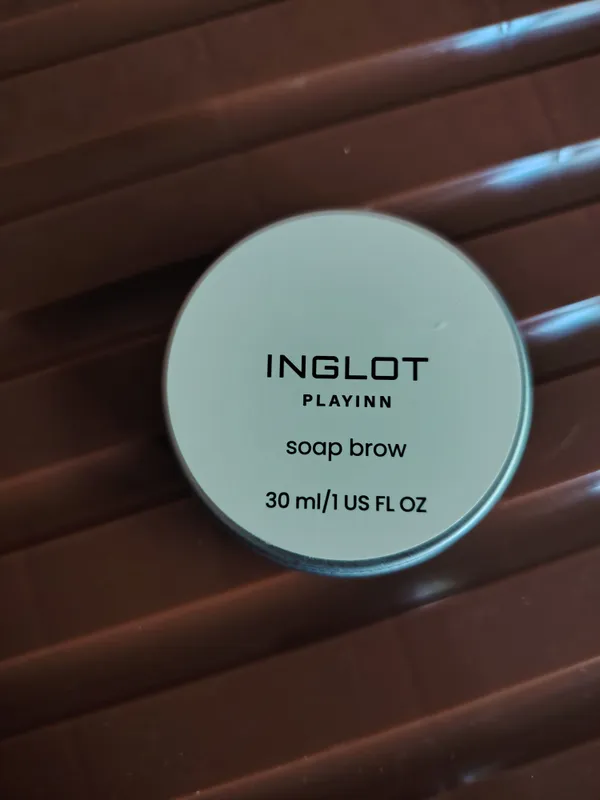 Inglot qosh fiksatori