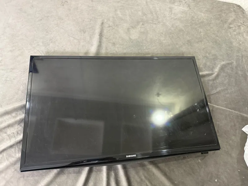 Shoshilinch Samsung 32D televizori, deyarli yangi 1