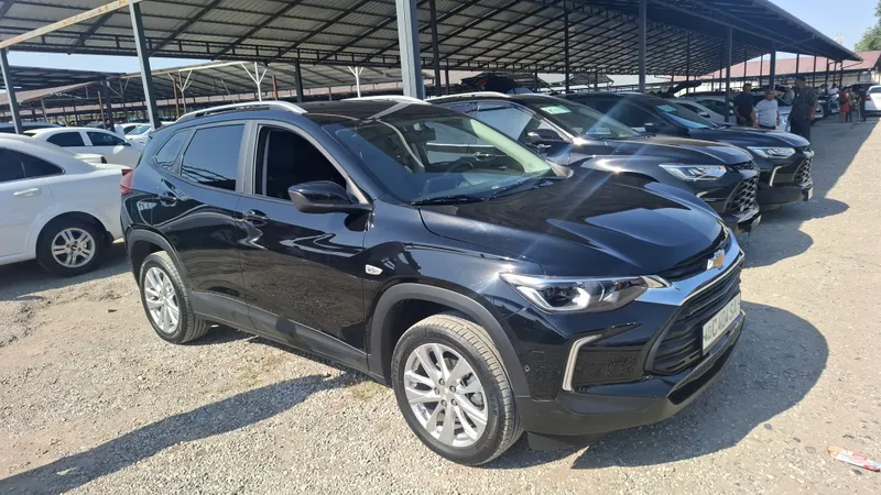 Tracker 2 LTZ 2023 года, без повреждений, 30 000 км 1 Tracker 2 LTZ 2023 года, без повреждений, 30 000 км 1