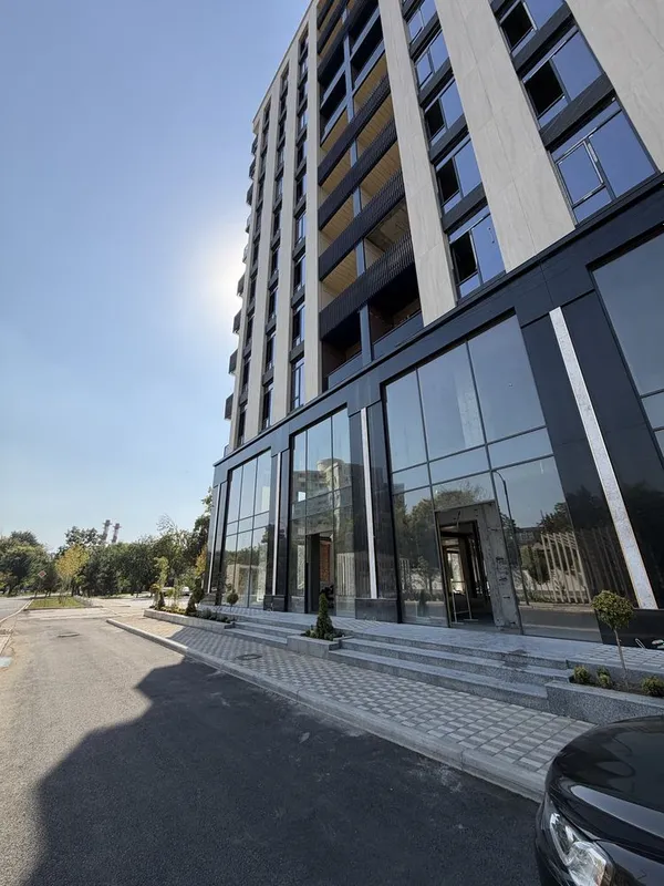 Продам 1-й этаж 176 м2 не далеко от Аэропорта 2