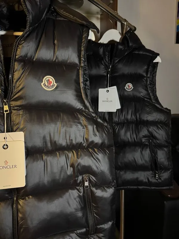 Moncler жилетка в наличии М,L — фото 1