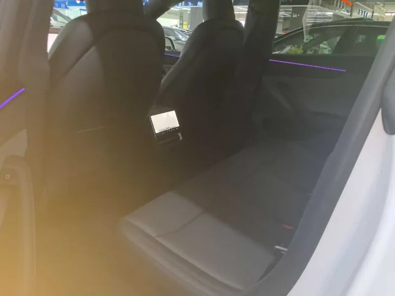 Tesla Model Y 2026 Rear-Drive Model — фото 9