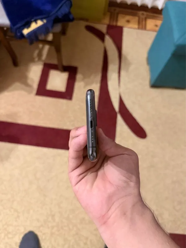 Iphone 11 pro srochni sotiladi 3 Iphone 11 pro srochni sotiladi 3