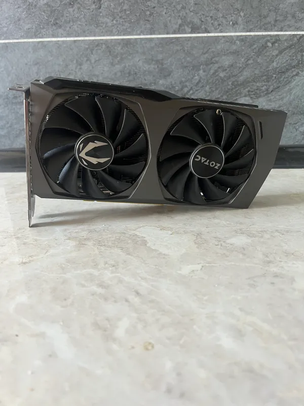 Видеокарта Zotac 3060 12 ГБ 1 Видеокарта Zotac 3060 12 ГБ 1