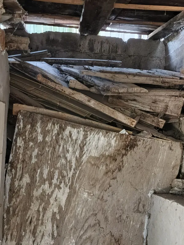Utinlar bor tezda sotiladi kelib kurib keyin kelishamiz