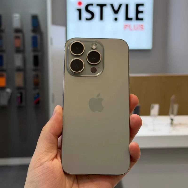 iPhone 15 Pro Natural Titanium 256GB — фото 2
