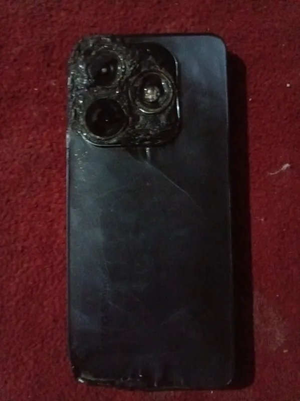 telefon olovga tushgan bir xil zapchastlari yaroql — фото 1