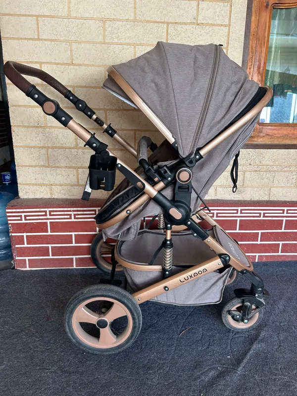 Lux Mom kolyaska nabori bilan srochna sotiladi 2