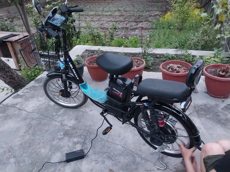 Sukuter elektron