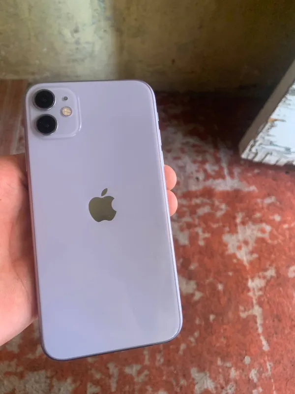 Iphone11 holati 10/9.8 ekranda sal chigi bor 83% 6