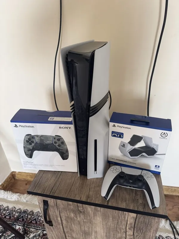Идеал Sony Playstation 5 Pro 2TB 2 Джойстика
