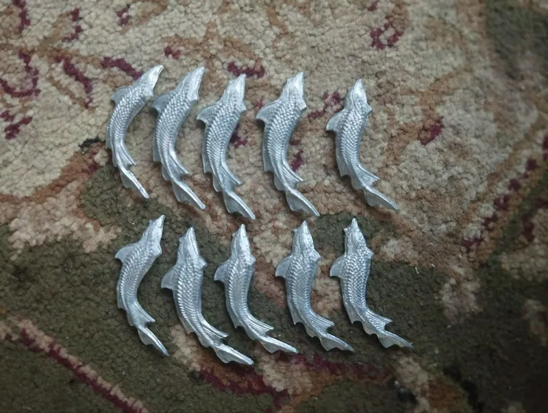 Metaldan yasalgan baliq juda zor mayda kaleksiya