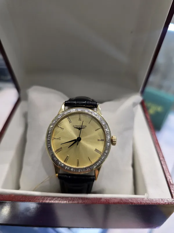 Продам золотые часы с бриллиантами Longines — фото 1
