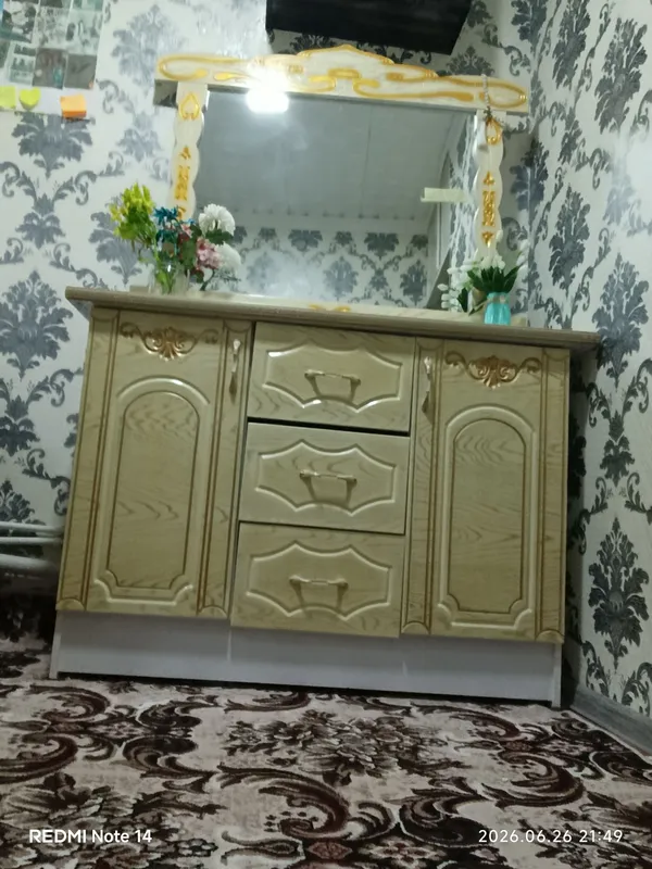 туалетный столик, комод с зеркалом 1